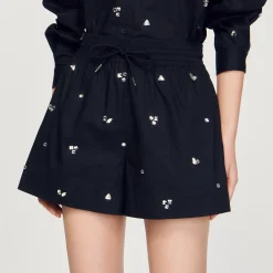Short Con Strass Ricamati A Mano><noscript><img width=